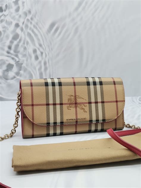 BURBERRY Haymarket Check Henley Wallet On Chain Coral